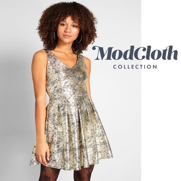 Modcloth Dresses & Skirts - Modcloth Golden Girl Fit and Flare Dress
